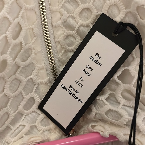 NWT Romeo + Juliet Couture Ivory White Lace Crochet Eyelet Dress - Picture 8 of 8